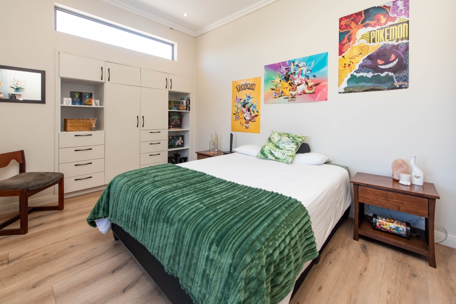 5 Bedroom Property for Sale in Brenton On Lake Western Cape